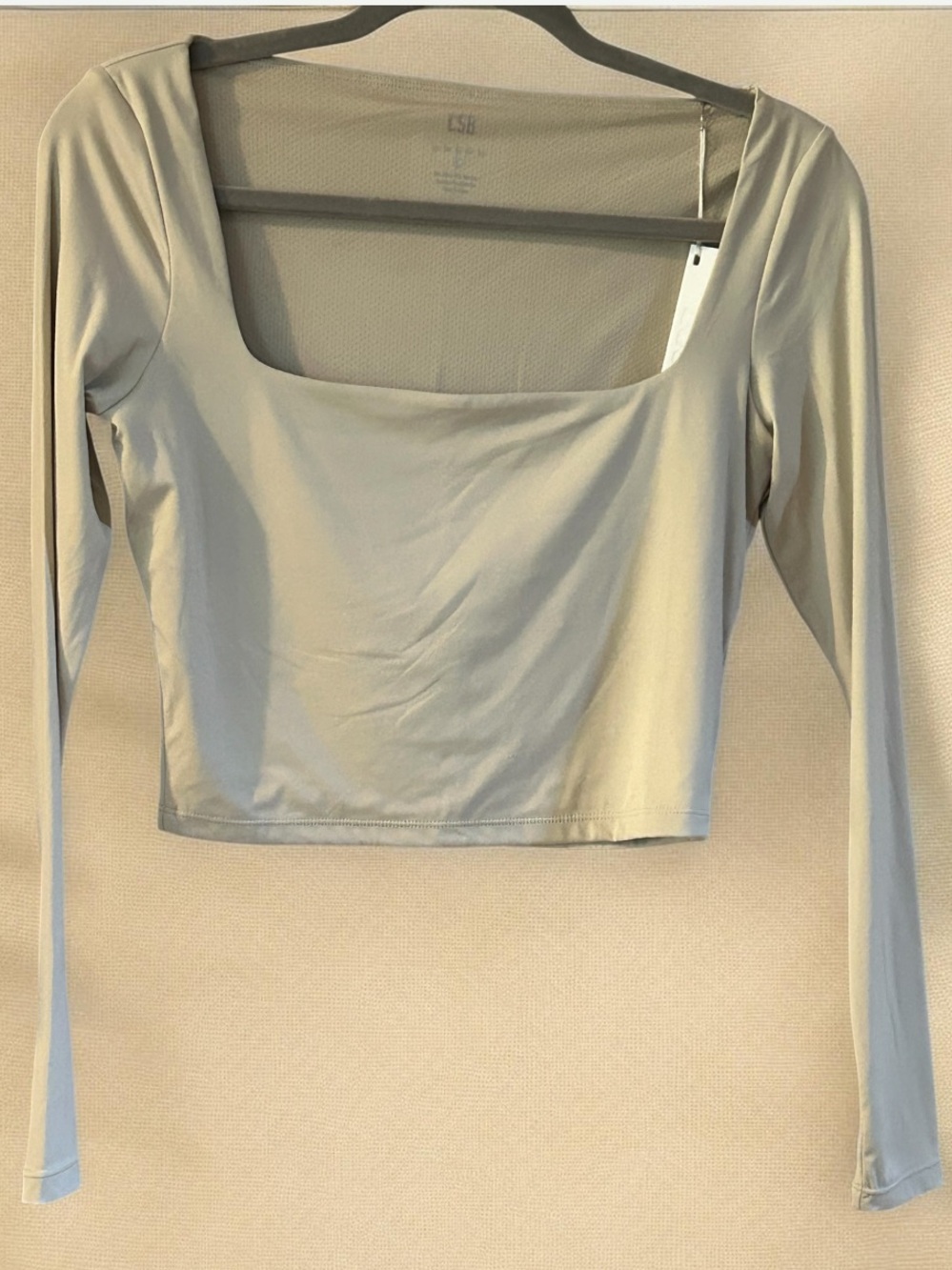 NWT CSB Air Scoop Long Sleeve Crop in Oak. Women’s Large